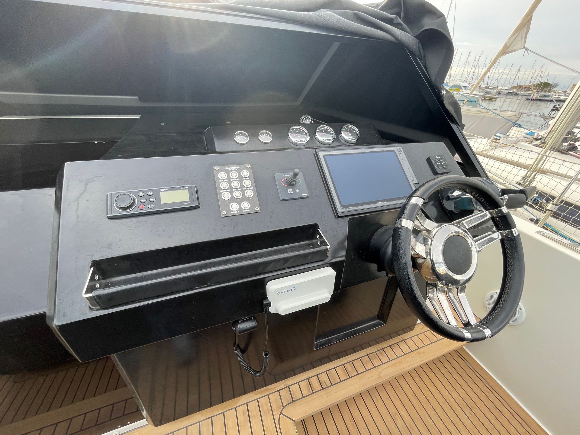 slider 7 De Antonio Yachts D34 Cruiser